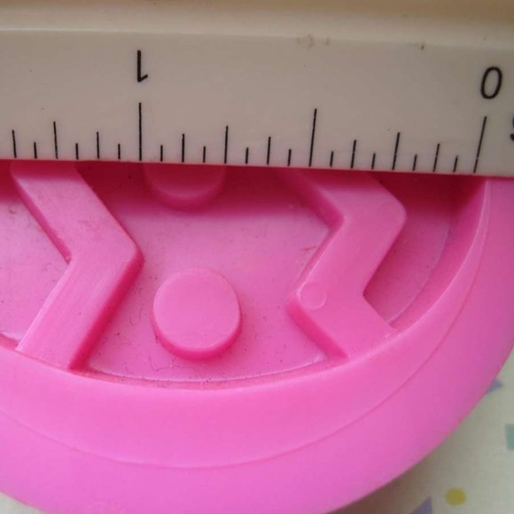 2 Wilton Easter Egg Cookie Stamp Plastic 1997 Decorating Stampers Baking Crafts - Picture 8 of 10